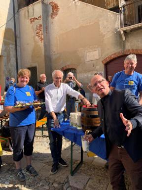 Fassanstich zur "Fiera Franca"